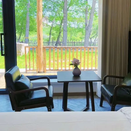 Banshanjian Xiyuan | Mid·Mountain Stream Manor Homestay (Guozigou Pasture)