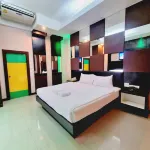 Hi-end hotel sriracha