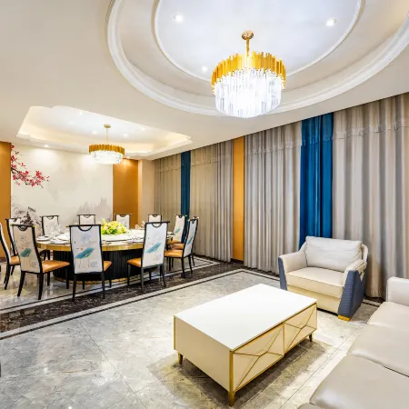 Courle Fontainebleau International Hotel
