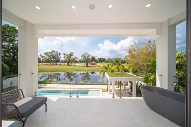 รูปภาพของLaguna Lumière Golf Fairway Lakeside Villa – สระว่ายน้ำ 6 ห้องนอน + บัตเลอร์ – ใกล้ทะเลอันดามัน
