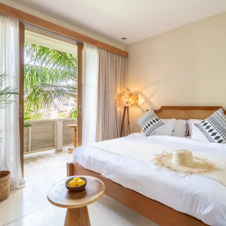 White Goose Boutique Hotel Отели рядом с достопримечательностью «Пляж Берава»