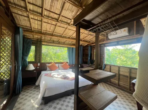 ห้องดีลักซ์พร้อมอ่างอาบน้ำ(เตียงใหญ่)