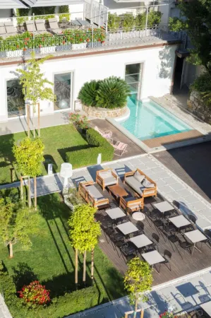 Palazzo Castri 1874 Spa & Garden Отели рядом с достопримечательностью «San Felice in Piazza»