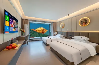 Jikong Wangxue Resort Hotel (Hailuogou Glacier Forest Visitor Center) فنادق في لودينغ