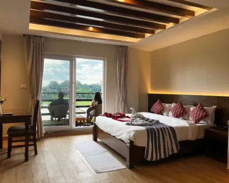 Royal Tiger Luxury Resort فنادق في شيتوان