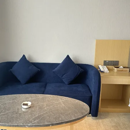 Jinzhou Hotel (Mengle City, Jishan Square, Xingyi)