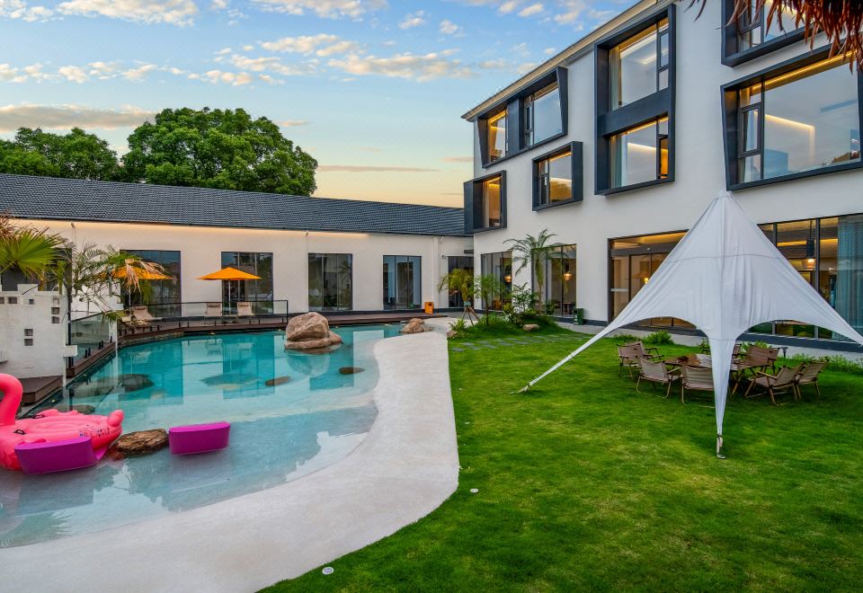 hotel overview picture