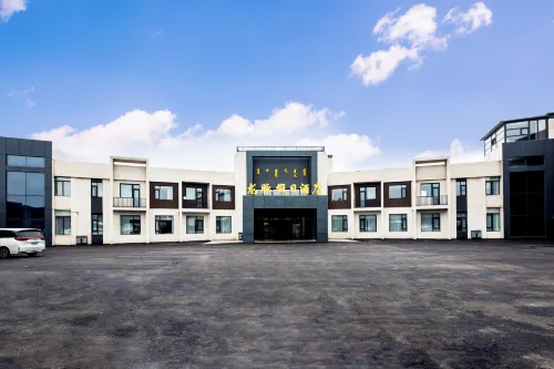 Longmai Holiday Hotel (Ulan Butong Grassland Branch) - Hot Springs