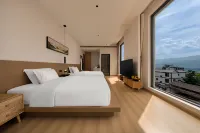 麗江逸境伴山設計師美宿（麗江三義國際機場店）