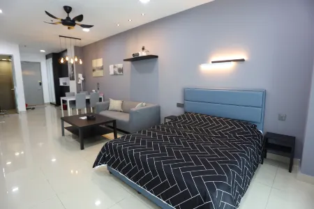 SS15 Courtyard First Subang Cozy Studio with WIFI/TV Box