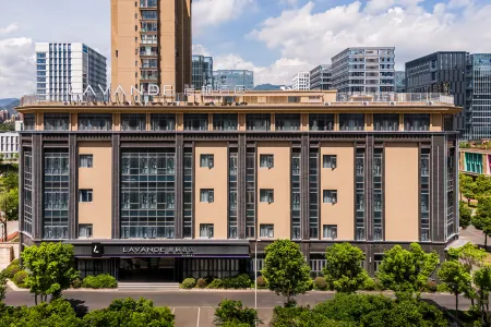Lifeng Hotel (Minhou Gaoxin Road , Fuzhou) Отели рядом с достопримечательностью «Fujian University of Agriculture and Forestry (Qishan Campus)»