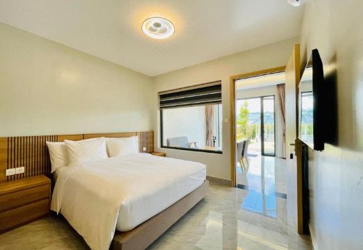 Sunflower Hotel Exterior