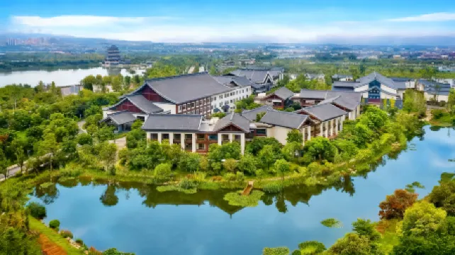 Qing Hua Hai Guan Fang Garden Hotel