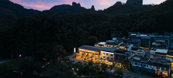 Isle Sojourn & Light Seek B&B (Waterside Danxia Branch, Danxia Mountain National Scenic Area)​ Hotel a Renhua