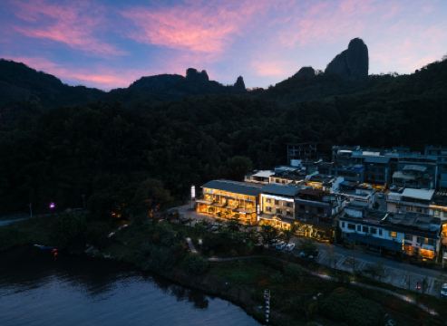 泊嶼·尋光民宿（丹霞山風景旅遊區水上丹霞店）