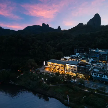 Isle Sojourn & Light Seek B&B (Waterside Danxia Branch, Danxia Mountain National Scenic Area)