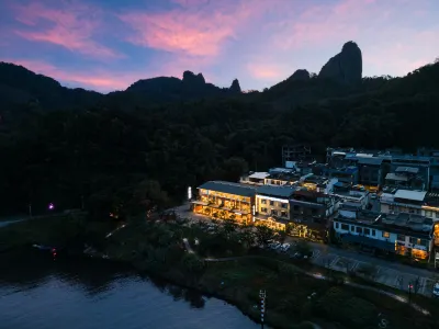 Isle Sojourn & Light Seek B&B (Waterside Danxia Branch, Danxia Mountain National Scenic Area) Hotels near Xianju Rock Taoist Temple