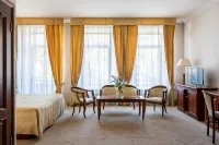 Golden Hotel