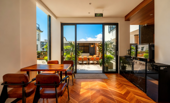 Xiaochen's Family・Lakeside・Erhai Lake Resort(Dali Erhai Lake S Bay Ecological Corridor Branch)