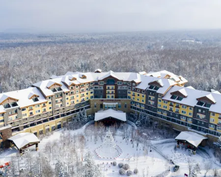 คราวน์ พลาซ่า รีสอร์ท ฉางไป๋ซาน ฮอต สปริง บาย IHG โรงแรมในอันถู