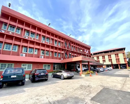 โรงแรมชัยนาทแกรนด์ โรงแรมในอำเภอเมืองชัยนาท