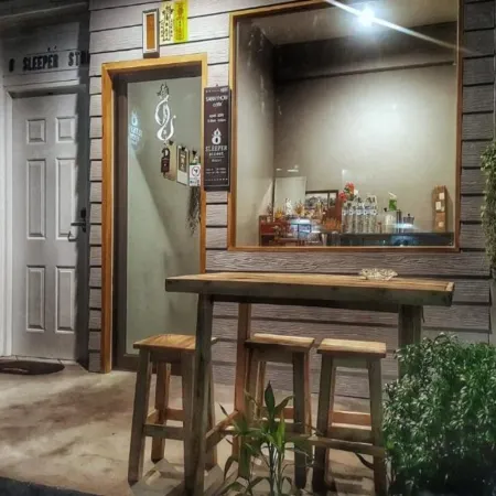 8 Sleeper Street Guesthouse