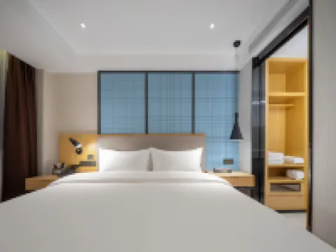 Fengman Hotel (Longhai Hougang Ancient Street) Hotels near Town God's Temple