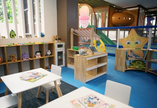 후에 호텔 로비