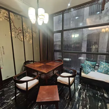 Qiyun Yaju Hotel (Xingyi Jushan Square Dream City Mall)