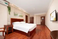 ‌Haotai Hotel (Dawu Experimental Secondary School, Central Bus Station) Hotels in Dawu