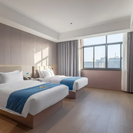 Huashu Yi Hotel (Haiyan Wuyue Plaza)