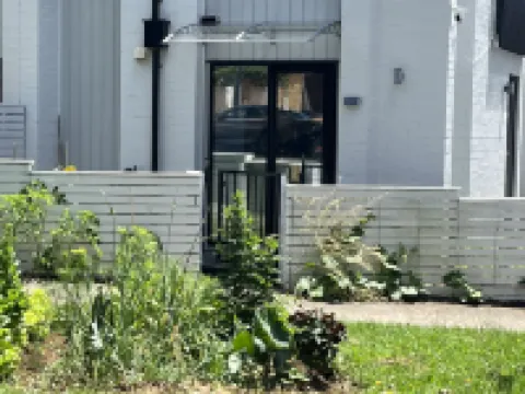 Modern Private Studio Auckland-Private Entrance-Free Parking-Near CBD Hotels near Mount Smart Stadium