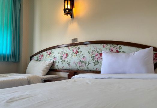 로얄 좀마니 호텔