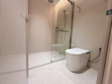 Mountain Courtyard-Style Hotel