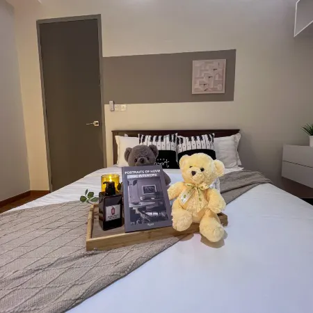 Georgetown Beacon Executive Suite 9-10pax | Amazing SkyPool