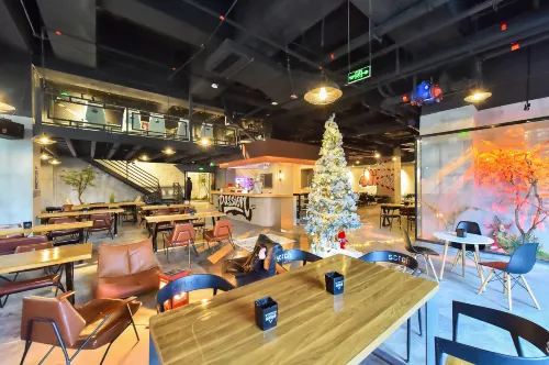 Play Together Planet Youth Community Hotel (Huaguoyuan White House) - ที่มีบาร์
