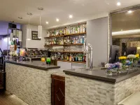 牛津飯店 文藝復興百貨（La Rinascente）附近的飯店