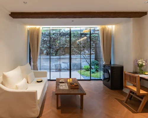 Baiyi Audio-Visual Hotel (Guilin High-Speed Railway North Station) Hotels in Lingchuan