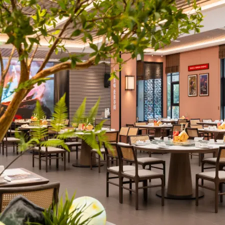 Royal Garden Hotel
