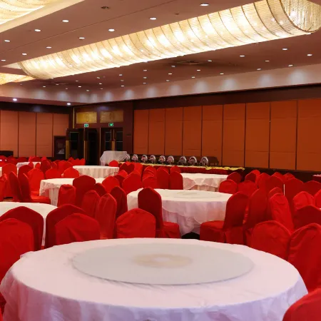 Niya Royal Hotel (Xianghe Yicheng Daming Fantasyland Scenic Area)