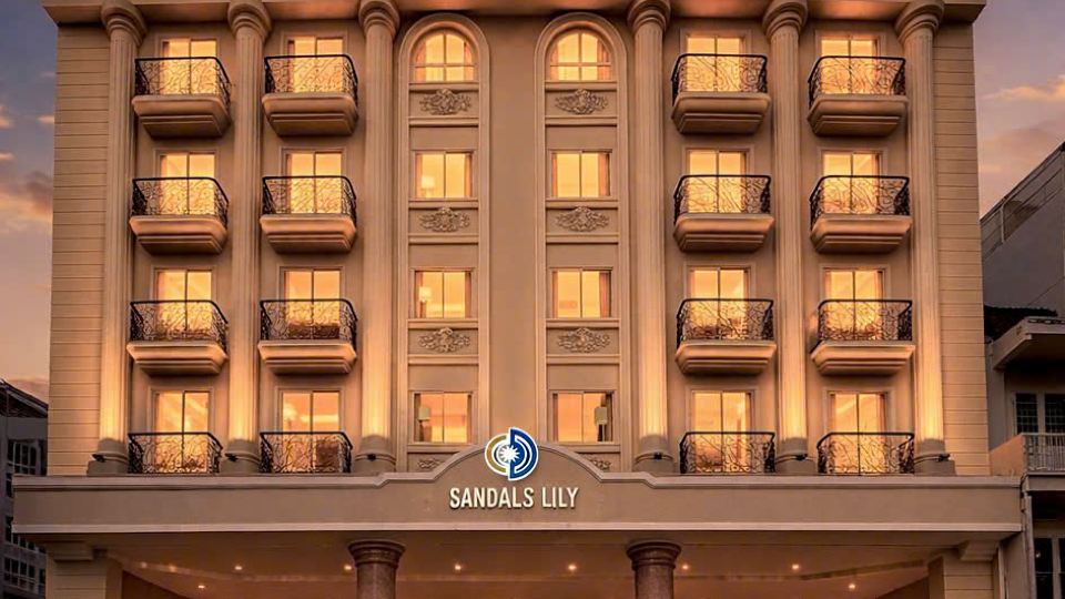 SANDALS LILY HOTEL