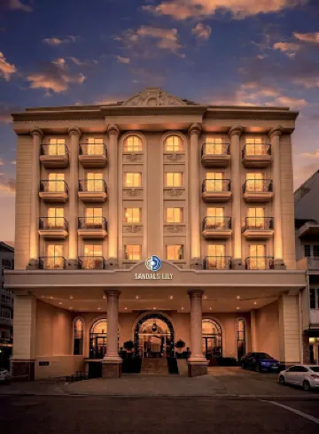 SANDALS LILY HOTEL