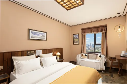 拾若名宿ホテル ( 香格里拉鎮稲城亞丁観光地)