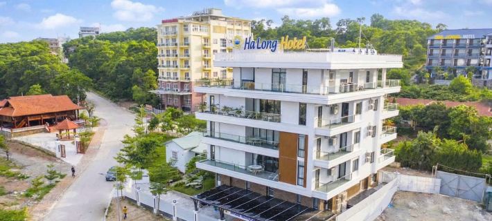 Halong Hotel Hotels in Tuan Chau
