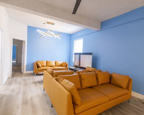 Check inn CA Hotels in Toronto