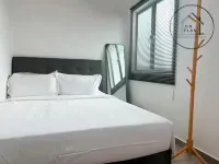 PD 4BR Private Pool Fun House - 5 Mins to Beach Hotels in 