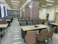 Xinhua Hotel (Republic) - Parkplatz