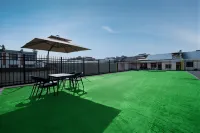 Yanlai Guobin Intercity Designer Hotel (Xuehuli Historical and Cultural Street Branch)