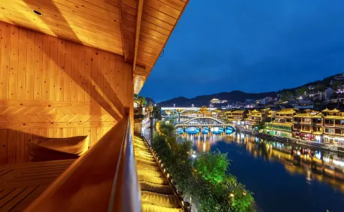 Yunshang 180 ° panoramic intelligent Jiang Jing Mei Su (Fenghuang Ancient City Tuojiang Branch) - 2つ星