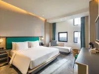 VIVERE Hotel, ARTOTEL Curated Gading Serpong Hotels near Benton Junction